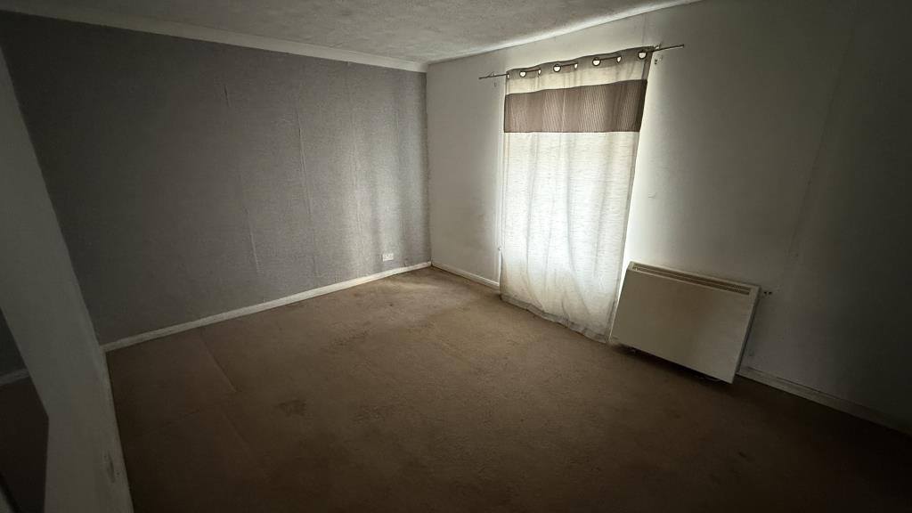 Lot: 99 - MID-TERRACE HOUSE FOR REFURBISHMENT - Internal image of Bedroom 1